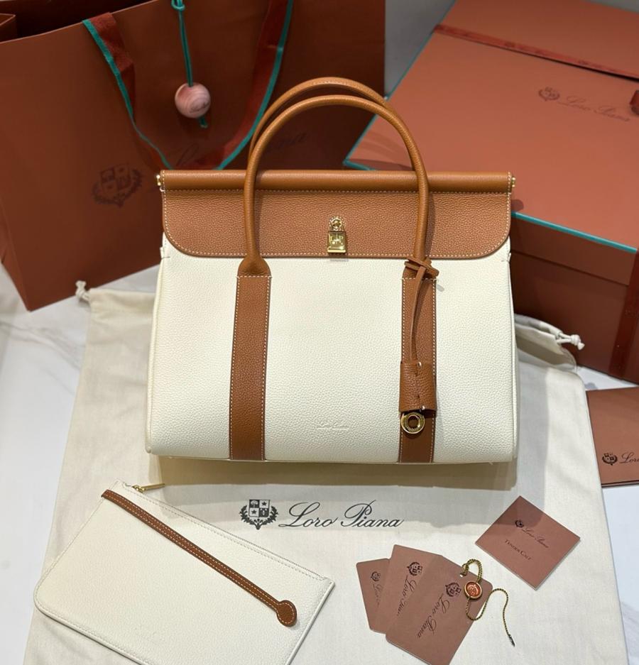 로로피아나 룸백 L25 / L32