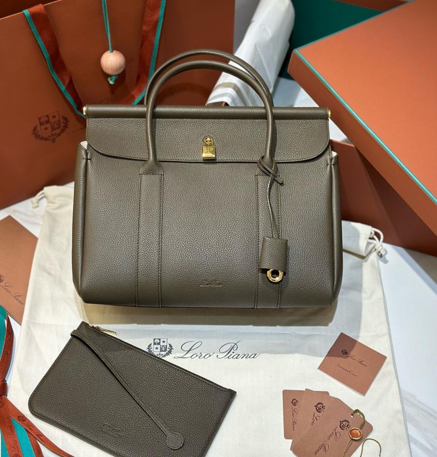 로로피아나 룸백 L25 / L32