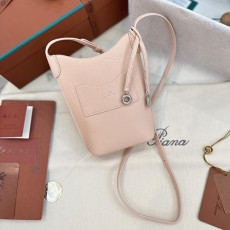 로로피아나 베일 휴대폰 케이스