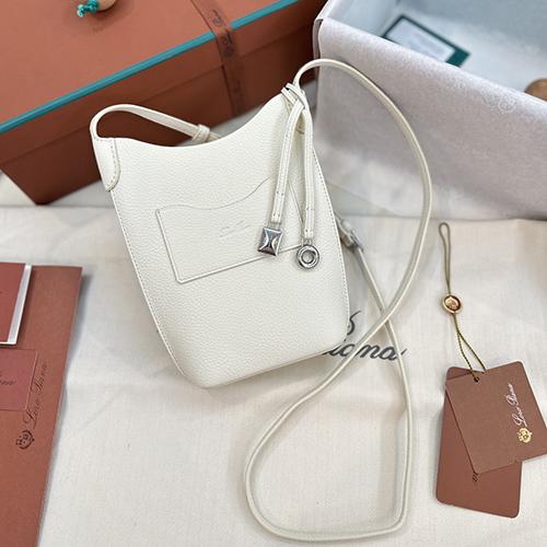 로로피아나 베일 휴대폰 케이스