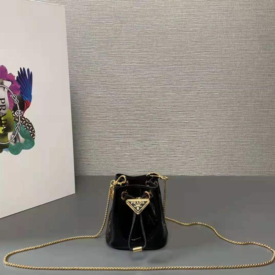 프라다 페이던트 레더 미니 파우치백