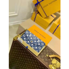 루이비통 세라 월릿