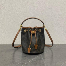 셀린느 클라라 버킷백 틴 사이즈