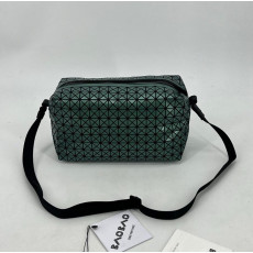 바오바오 이세이미야케 지오메트릭 새들 크로스백