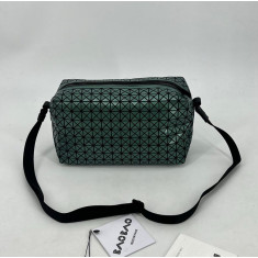 바오바오 이세이미야케 지오메트릭 새들 크로스백