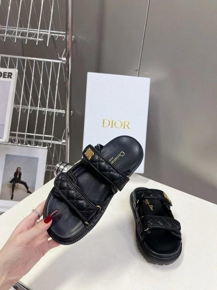 디올 퀼트 까나쥬 뮬 슬리퍼 (국내배송)
