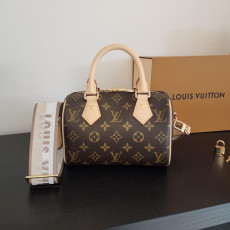루이비통 반둘리에 20 (국내배송)