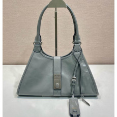 프라다 1BG563 로고버클 디테일 레더 토트백