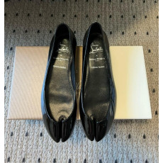 크리스찬 루부탱 x 메종마르지엘라 타비 발레리나 플랫 슈즈