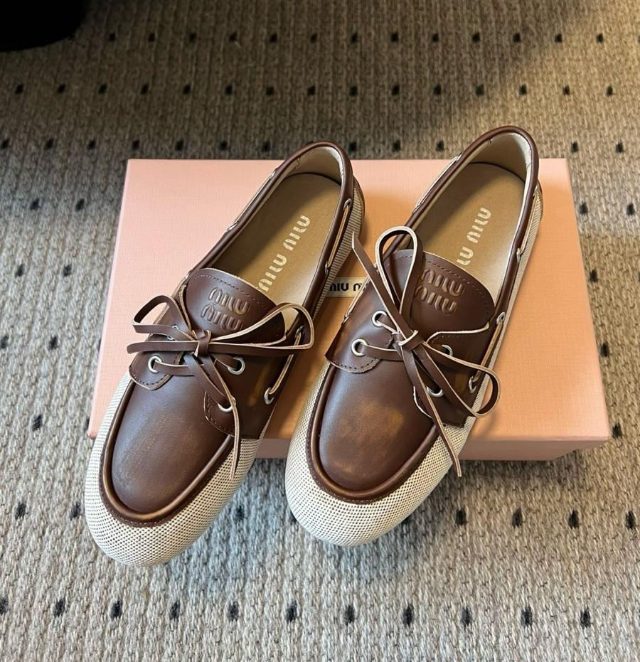 미우미우 블리치드 캔버스 가죽 로퍼