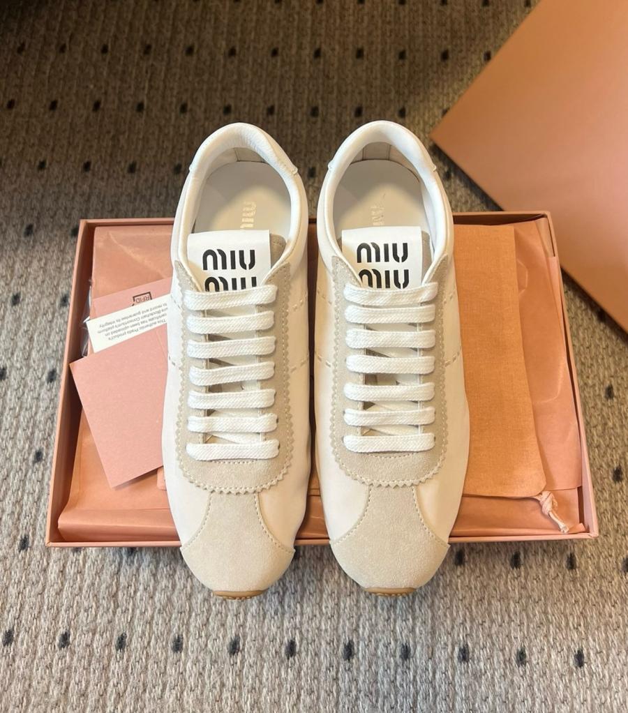 미우미우 플룸 스웨이드 스니커즈