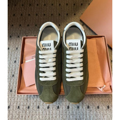 미우미우 플룸 스웨이드 스니커즈