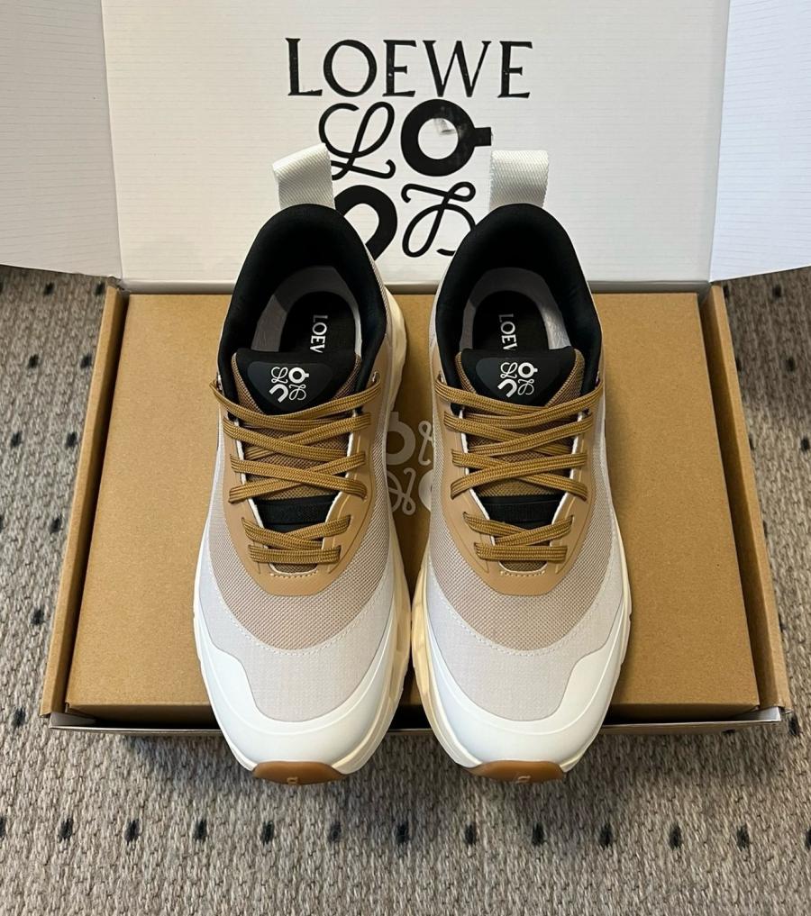 로에베 x 온러닝 클라우드틸트 스니커즈