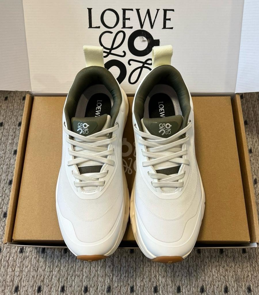 로에베 x 온러닝 클라우드틸트 스니커즈