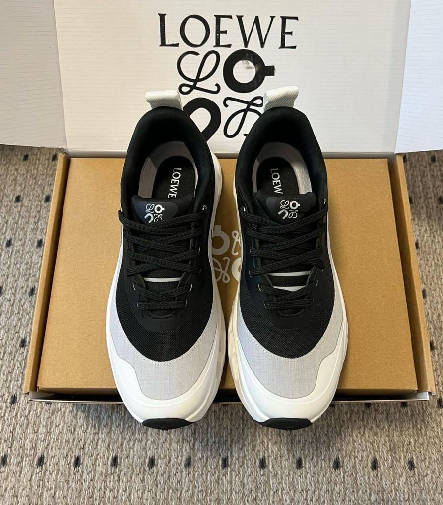 로에베 x 온러닝 클라우드틸트 스니커즈
