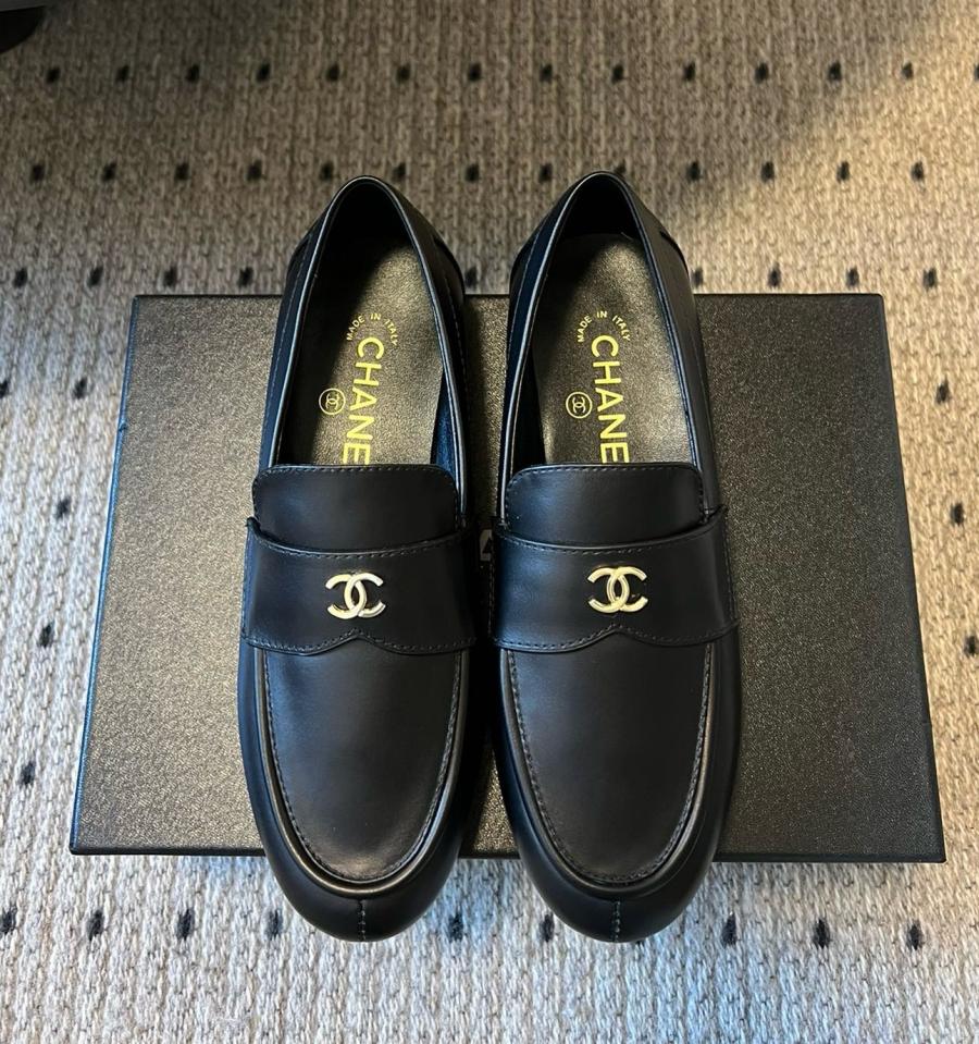 샤넬 25SS CC 로고 클래식 로퍼 무광