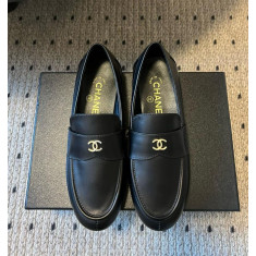 샤넬 25SS CC 로고 클래식 로퍼 무광