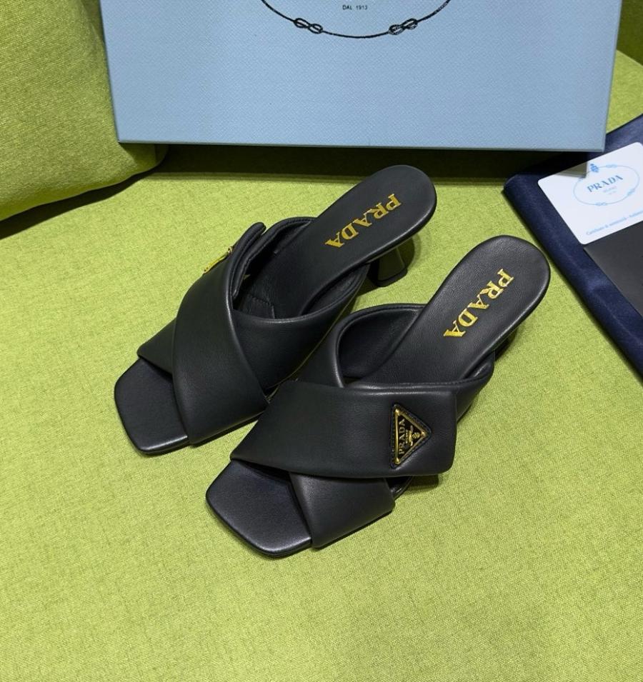 프라다 25SS 삼각로고 크로스 슬라이드 샌들힐 5.5cm 굽높이