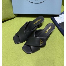 프라다 25SS 삼각로고 크로스 슬라이드 샌들힐 5.5cm 굽높이