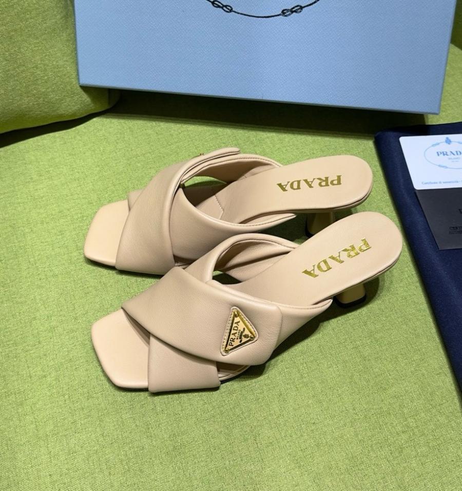 프라다 25SS 삼각로고 크로스 슬라이드 샌들힐 5.5cm 굽높이