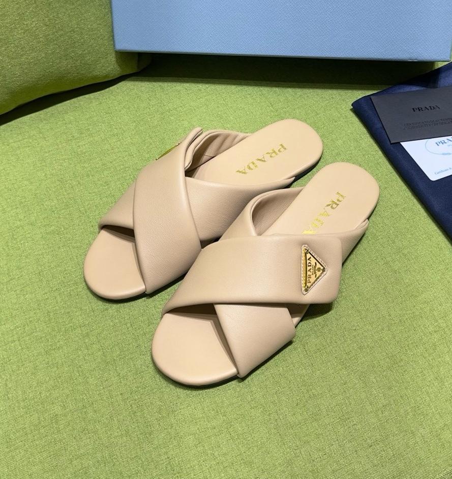 프라다 25SS 삼각로고 크로스 슬라이드 샌들
