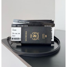 발렌시아가 레더 여권 지갑