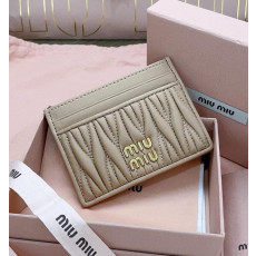 미우미우 나파 가죽 카드 홀더 5MC076