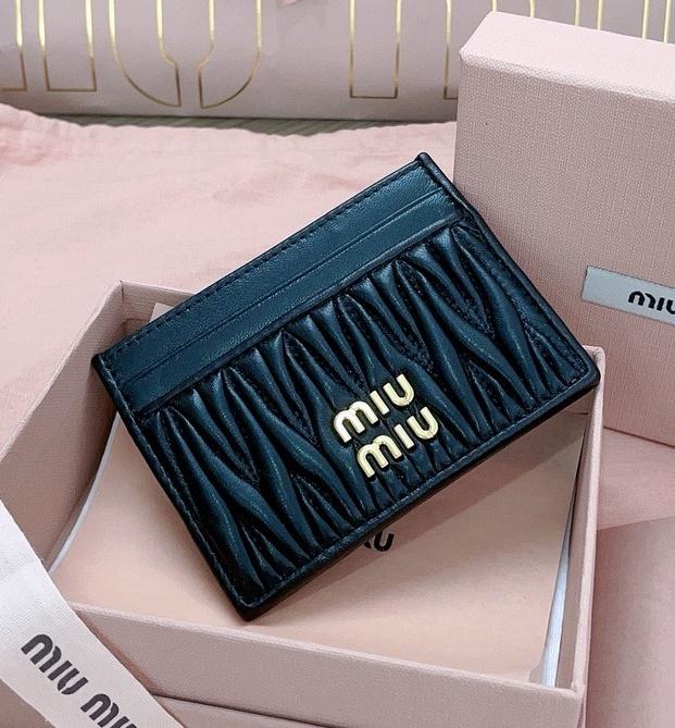 미우미우 나파 가죽 카드 홀더 5MC076