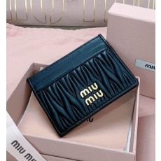 미우미우 나파 가죽 카드 홀더 5MC076