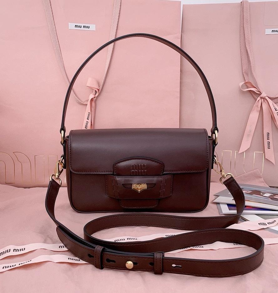 미우미우 5BD270 페니 레더 숄더백