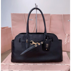 미우미우 5BG310 아방뛰르 숄더백