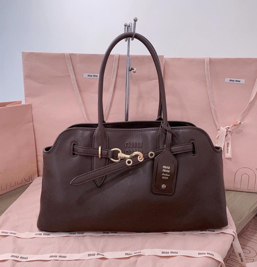 미우미우 5BG310 아방뛰르 숄더백