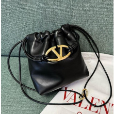 발렌티노 가라바니 V로고 미몬트 버킷 크로스백