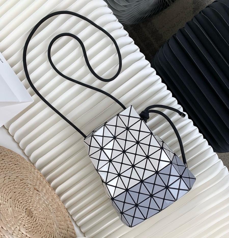 바오바오 이세이미야케 투톤 링백 24cm