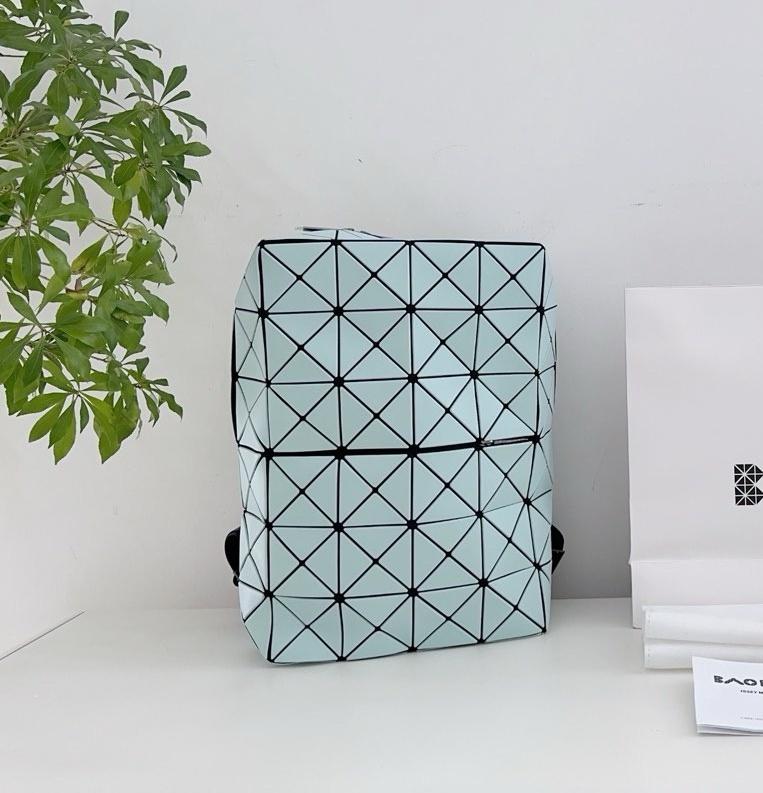 바오바오 이세이 미야케 큐보이드 백팩