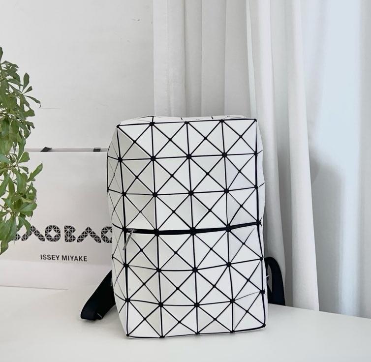 바오바오 이세이 미야케 큐보이드 백팩