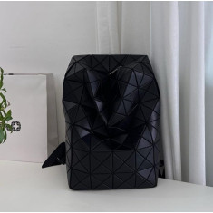 바오바오 이세이 미야케 큐보이드 백팩