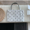 바오바오 25SS 이세이 미야케 락 매트 토트백(화이트) 25cm 40cm