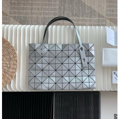 바오바오 25SS 이세이 미야케 락 매트 토트백(유광실버) 25cm 40cm