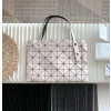 바오바오 25SS 이세이 미야케 락 매트 토트백(무광베이지) 25cm 40cm