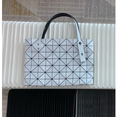 바오바오 25SS 이세이 미야케 락 매트 토트백(유광그레이) 25cm 40cm