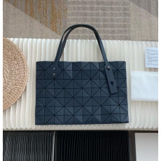 바오바오 25SS 이세이 미야케 락 매트 토트백(다크네이비) 25cm 40cm