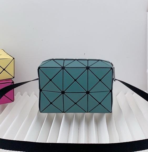 바오바오 큐보이드 미니 크로스백 17cm