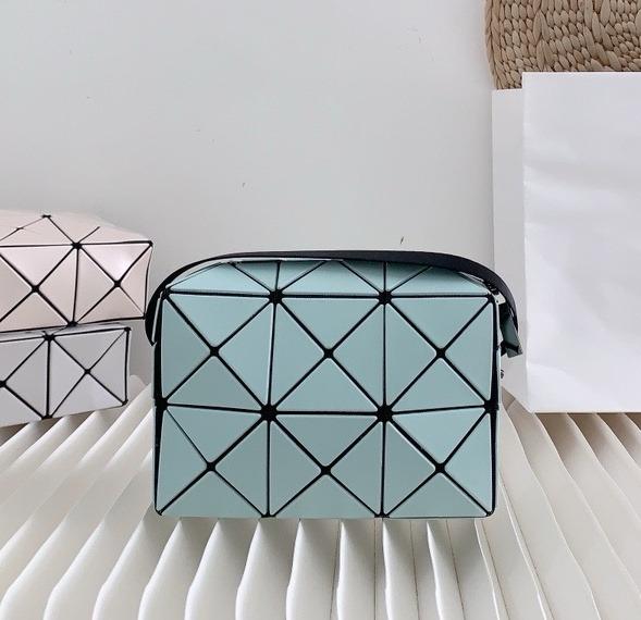 바오바오 큐보이드 미니 크로스백 17cm