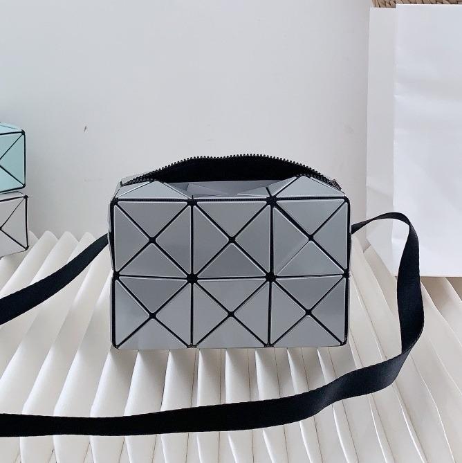 바오바오 큐보이드 미니 크로스백 17cm