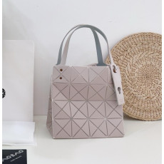 바오바오 루센트 박시 토트백 17cm 23cm