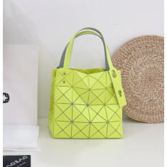 바오바오 루센트 박시 토트백 17cm 23cm