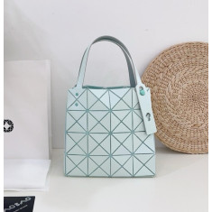 바오바오 루센트 박시 토트백 17cm 23cm