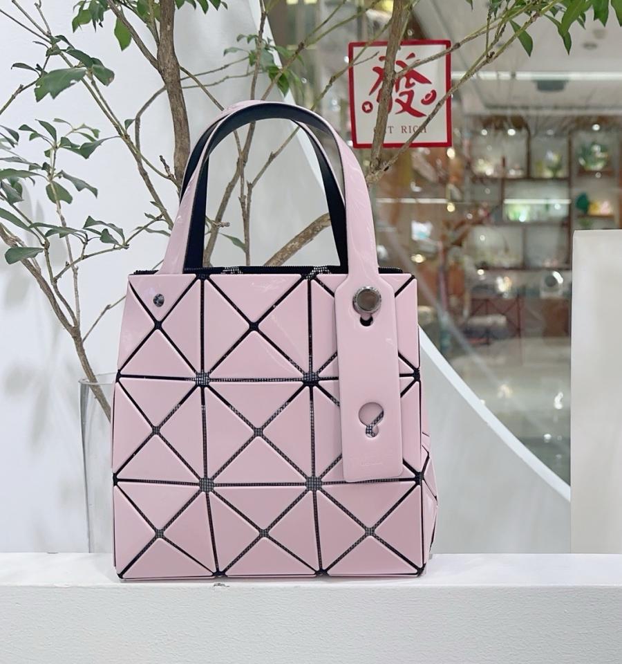 바오바오 루센트 박시 토트백 17cm 23cm