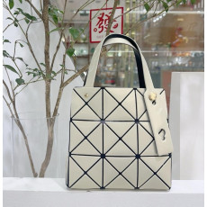 바오바오 루센트 박시 토트백 17cm 23cm